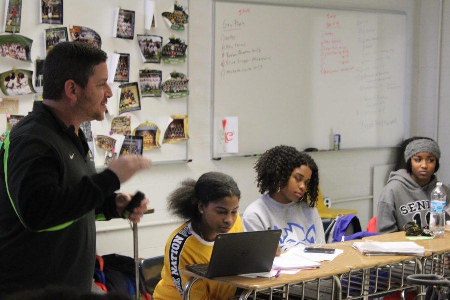 Mr. Rocco works with his AP Psychology class. Like many all other classes, students need to make sure they keep up with their assignments give themselves the best chance to succeed. “The work is hard but manageable so stay on top of everything,” said Aiyana Young.