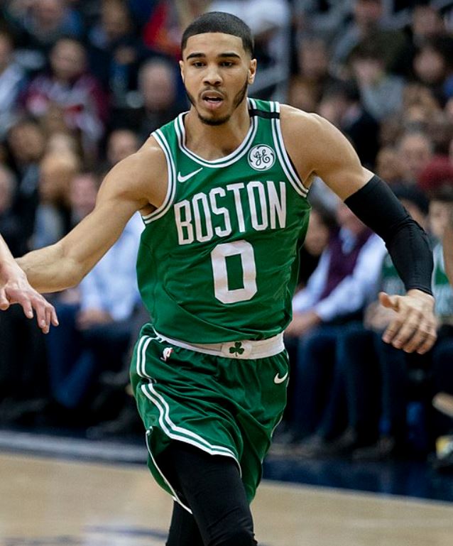Jayson+Tatum+will+look+to+push+the+Celtics+past+the+Heat+in+the+Eastern+Conference+Finals.+Photo+courtesy+of+Keith+Allison%2C+Hanover%2C+MD.%0A%0Ahttps%3A%2F%2Fupload.wikimedia.org%2Fwikipedia%2Fcommons%2F2%2F2c%2FJayson_Tatum_%25282018%2529.jpg